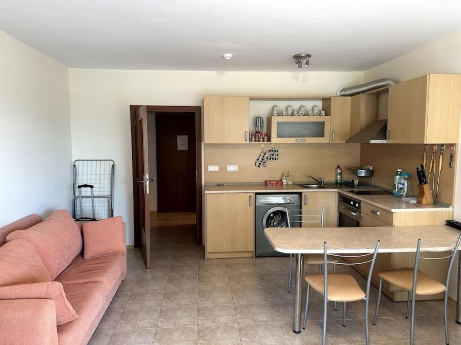 Spacious Fully Furnished Studio In Kavarna Apart Hotel 외부 사진