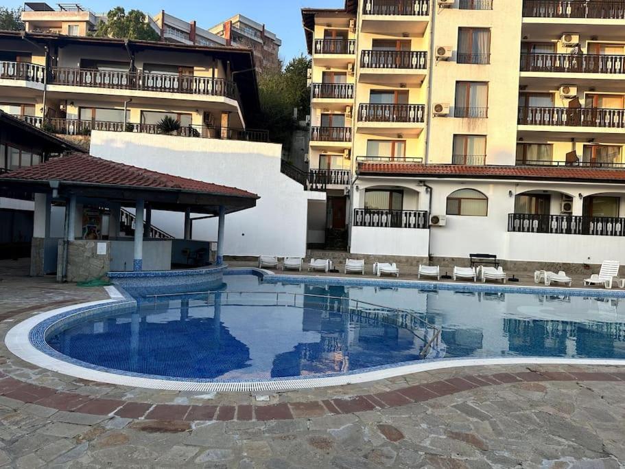 Spacious Fully Furnished Studio In Kavarna Apart Hotel 외부 사진