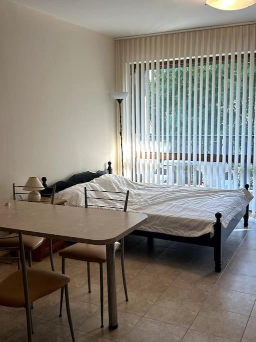 Spacious Fully Furnished Studio In Kavarna Apart Hotel 외부 사진