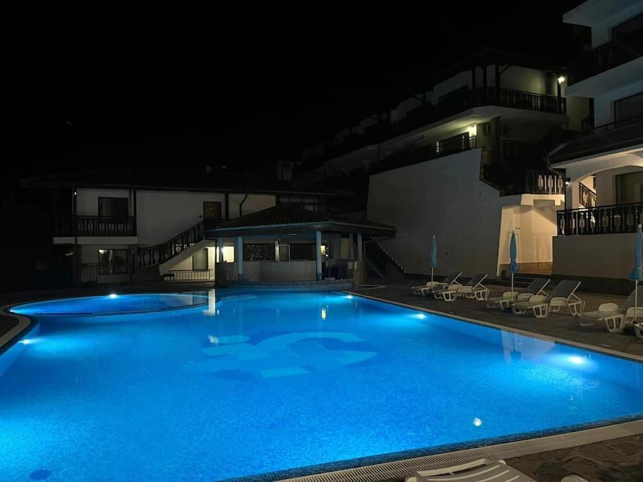 Spacious Fully Furnished Studio In Kavarna Apart Hotel 외부 사진